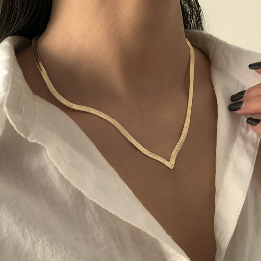 Decorate hip hop Snake Bone Chain Necklace with vintage simple geometric V-shaped collar earrings